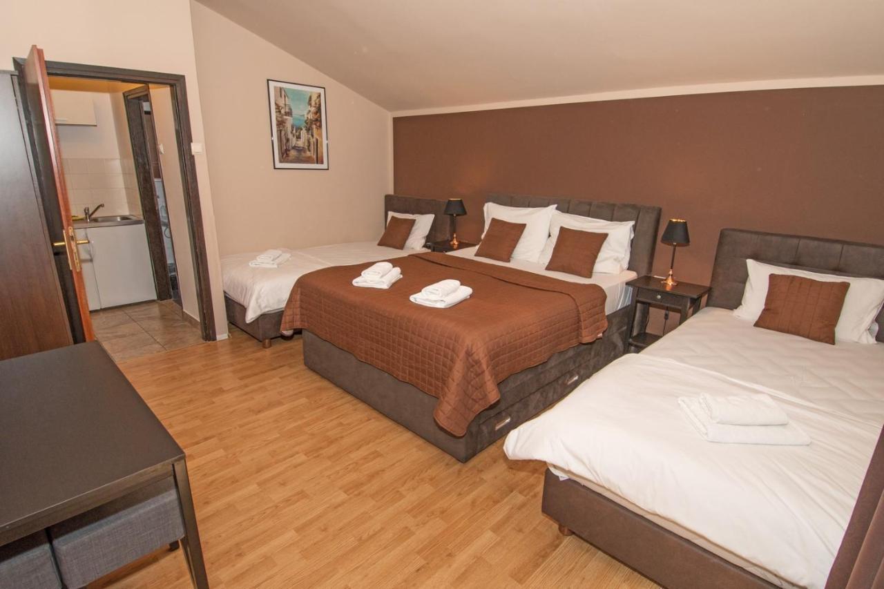 Breakfast & Bed Anita Bed & Breakfast Medulin Exterior photo